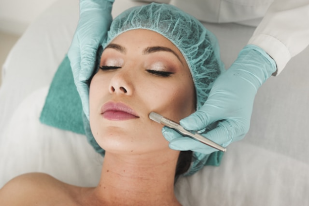 6 Ways Facelifts Complement Other Cosmetic Procedures